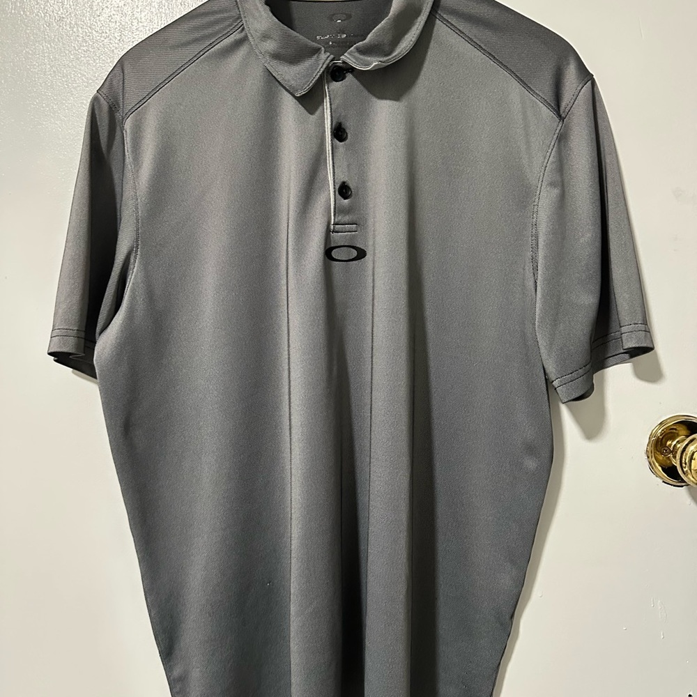 Oakley Gray Polo Shirt with Relaxed Fit